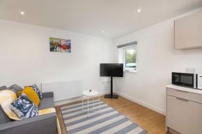 Beautiful One Bedroom Apartment near Heathrow Airport
